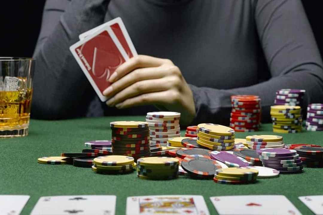 Tìm hiểu về game bài Poker online