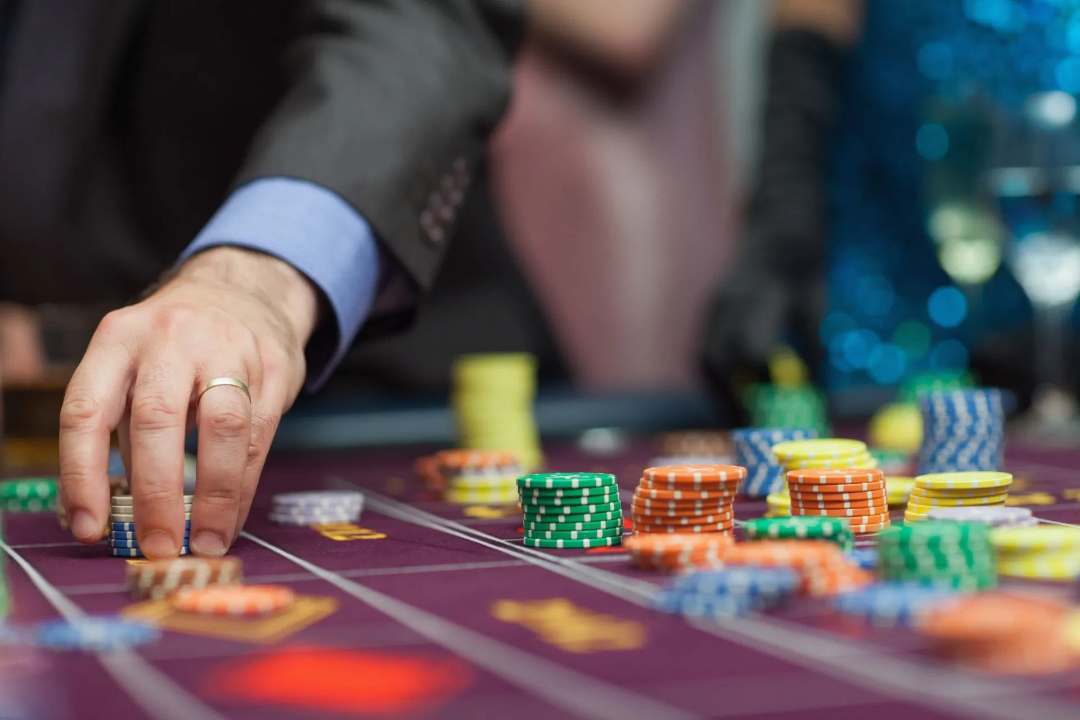 Sảnh Casino luôn thu hút du khách bởi những trò chơi đa dạng phong phú